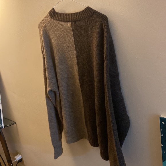 Sweater - Picture 3 of 3